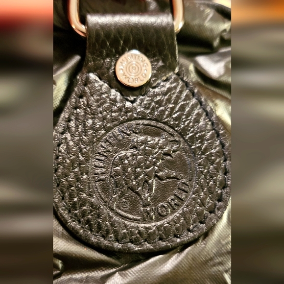 Hunting World Small Duffle/ Boston Bag Nylon w/ Leather Trim Black 12"X 10" X 7" - Picture 8 of 12